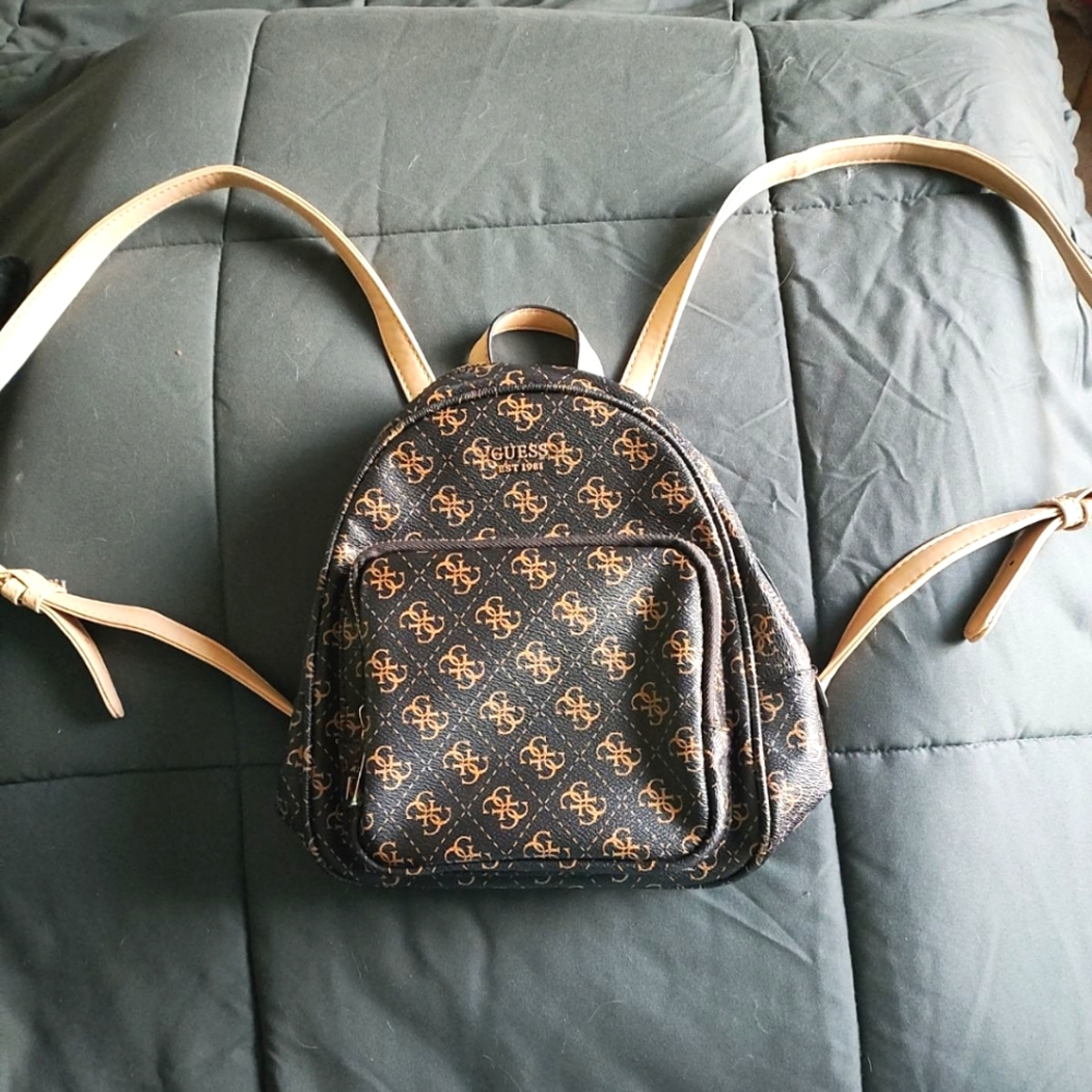GUESS Rylan Backpack NWOT - Leather - Picture 2 of 6